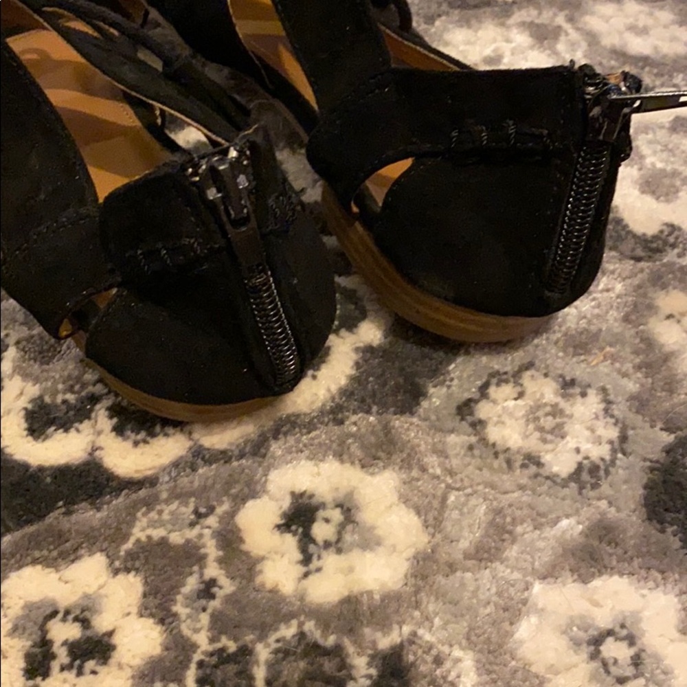 G.H. Bass & Co sandals with straps - Picture 3 of 6